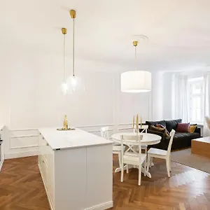 https://mariannas-old-town-residence.hotels-in-ljubljana.com